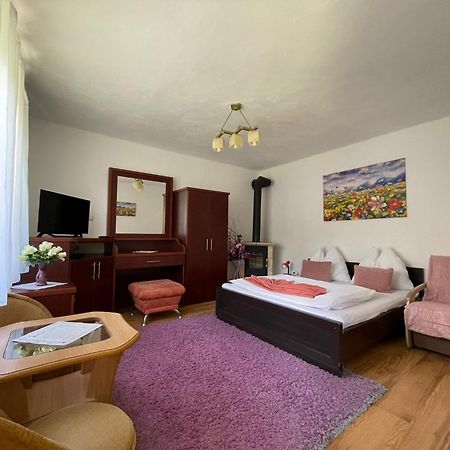 Apartmany Pod Troma Korunami Červený Kláštor 外观 照片