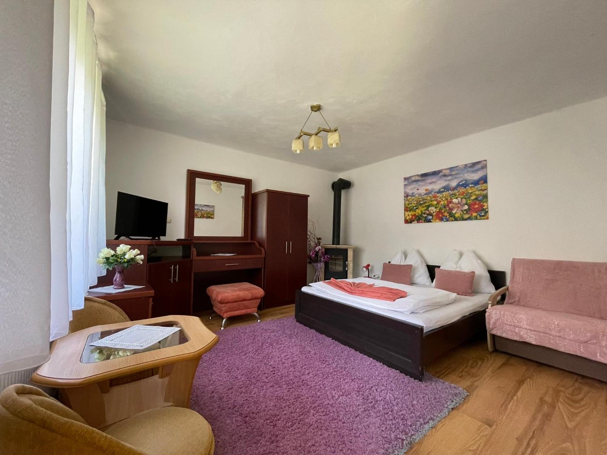 Apartmany Pod Troma Korunami Červený Kláštor 外观 照片