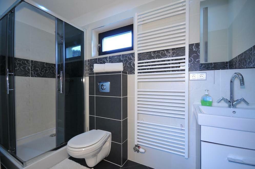 Apartmany Pod Troma Korunami Červený Kláštor 外观 照片