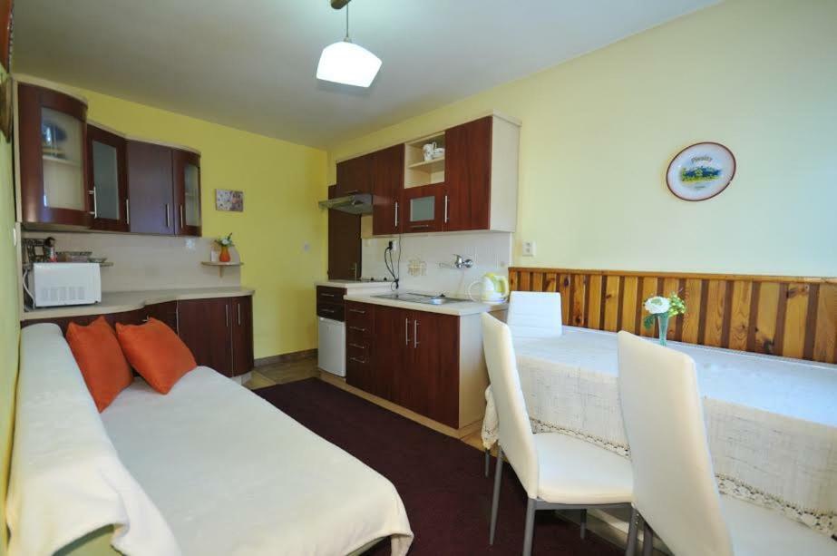 Apartmany Pod Troma Korunami Červený Kláštor 外观 照片
