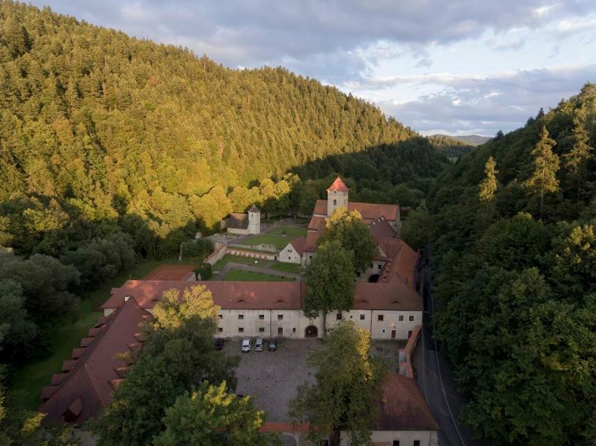 Apartmany Pod Troma Korunami Červený Kláštor 外观 照片